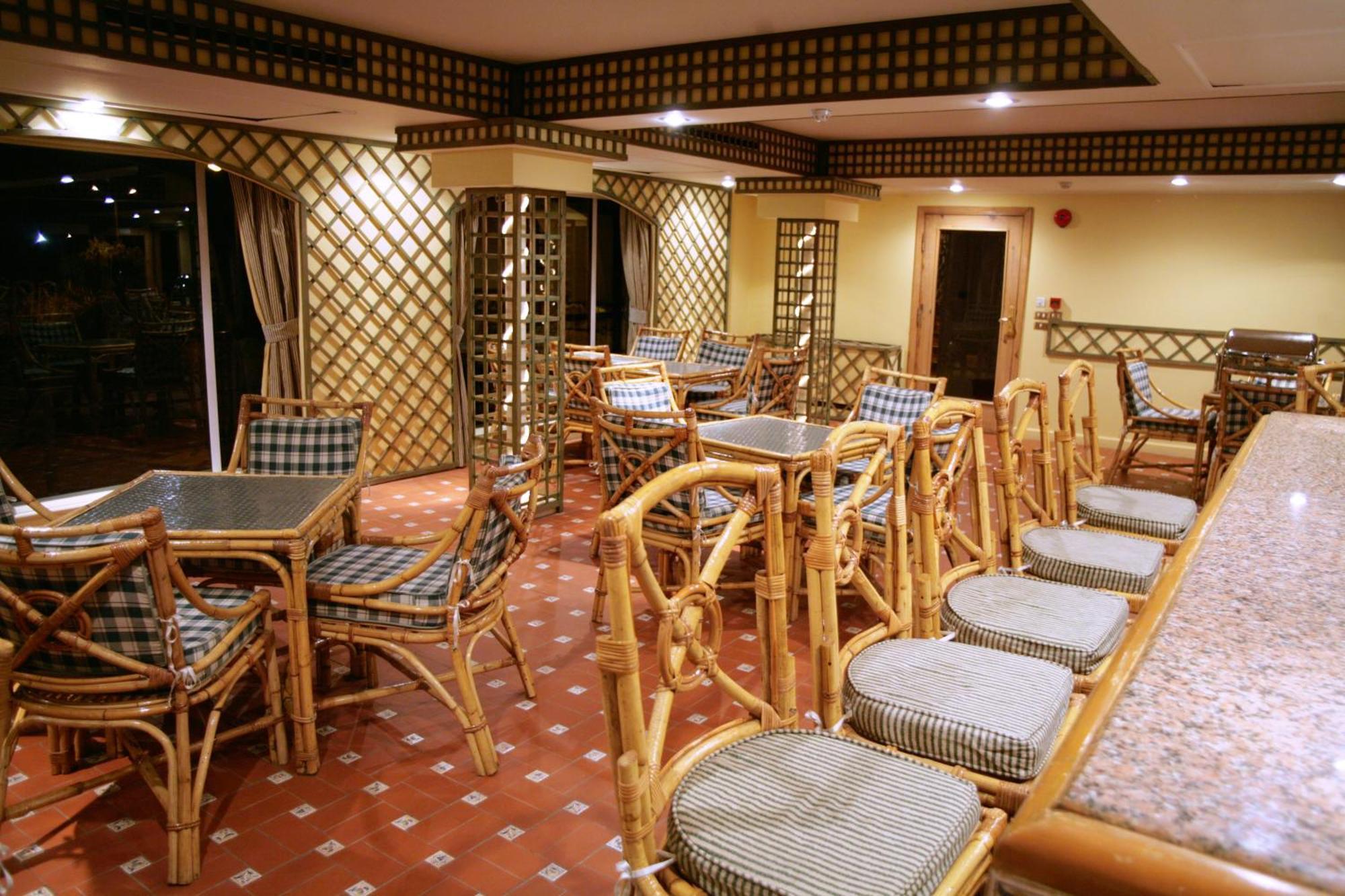 Moevenpick Prince Abbas Lake Nasser Cruise, Every Monday Four Nights From Aswan, Every Friday Three Nights From Abu-Simbel - Including Excursions And Sightseeing Eksteriør bilde